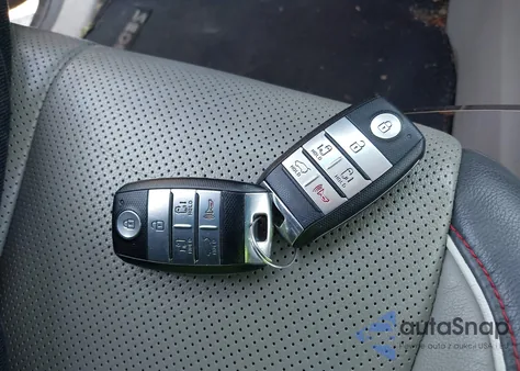 2016 Kia Sedona Ex из США, поврежденный, VIN KNDMC5C18G6137530